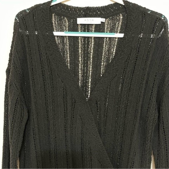 ASTR The Label Sweater Wrap FrontvBlack Knit Surplice Pointelle Top Size XL - Picture 9 of 14